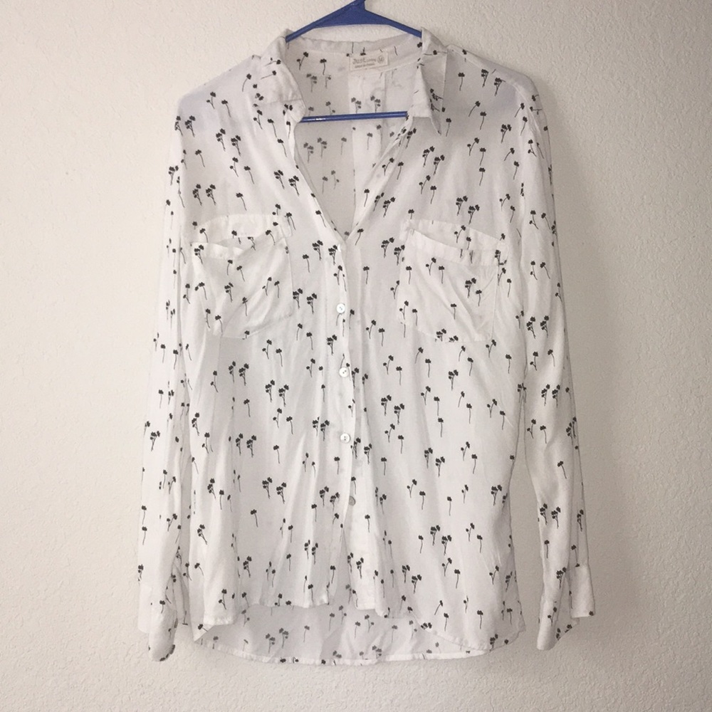 White dandelion pattern button-up shirt